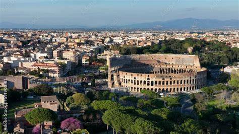 Vista panoramica del Colosseo e del percorso della Maratona di Roma
