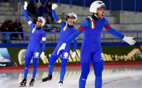 Grafico che mostra l'evoluzione dei record mondiali maschili nello speed skating