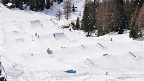 Snowpark Arabba Superpark con elementi per freestyle