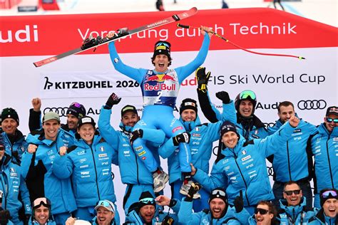 Podio della discesa libera di Kitzbühel con Giovanni Franzoni, Marco Odermatt e Maxence Muzaton.