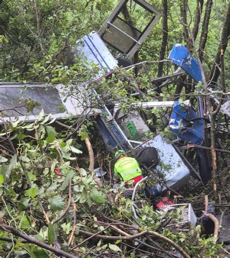 Immagine dei rottami della cabina precipitata, recuperati dai soccorritori