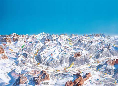 Vista panoramica sui pendii del Belvedere con un accenno alla skiarea e agli impianti di risalita.