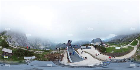 Piattaforma panoramica AlpspiX a Zugspitze con vista mozzafiato