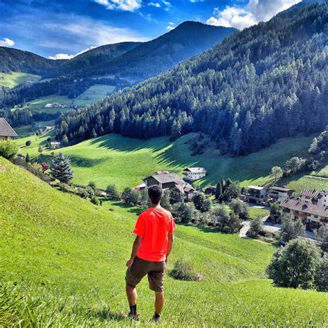 Naturhotel Rainer immerso nel paesaggio alpino della Val Giovo
