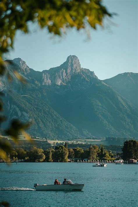 Lago Schwarzsee con le montagne sullo sfondo