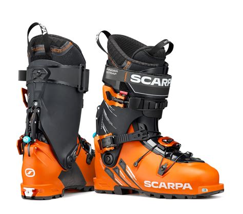 Illustrazione di uno scarpone da scialpinismo moderno con focus su leggerezza e design