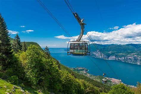 Cabina rotante della Funivia Malcesine - Monte Baldo con vista sul Lago di Garda