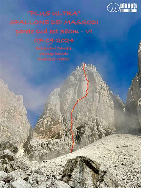 Vista panoramica dello Spallone dei Massodi nelle Dolomiti di Brenta con la linea della via Plus Ultra evidenziata