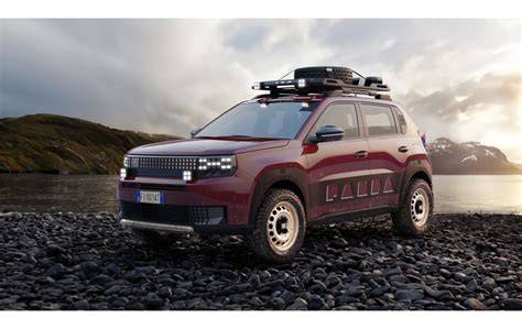 Fiat Panda 4x4 su un sentiero roccioso nella Baja California
