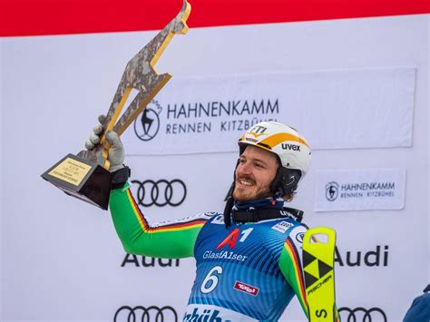 Linus Straßer con la sua gondola personalizzata delle Hahnenkamm