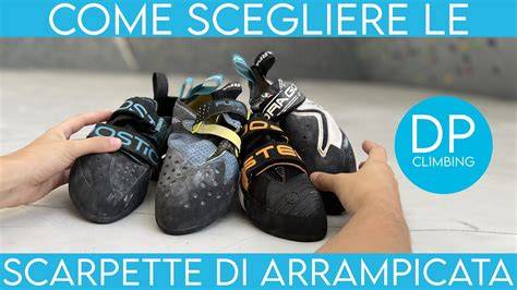 Schema che illustra come dovrebbero calzare le scarpette da arrampicata, mostrando l'assenza di spazi vuoti e una leggera flessione delle dita.