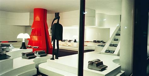 Interno dello showroom Bogner di Milano