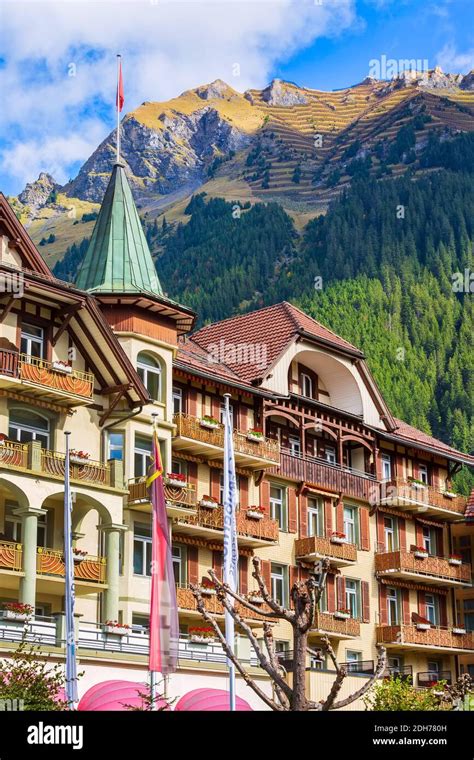 panoramica di Wengen con le montagne circostanti