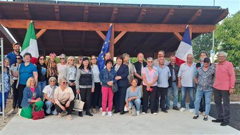 Foto della cerimonia ufficiale per il 35° anniversario del gemellaggio Prato-Wangen a Wangen.