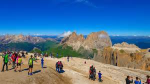 Vista panoramica delle Dolomiti dal Sassolungo