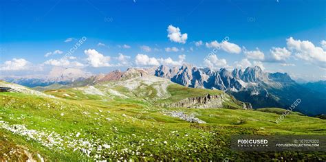 Panorama montano con sentiero per MTB