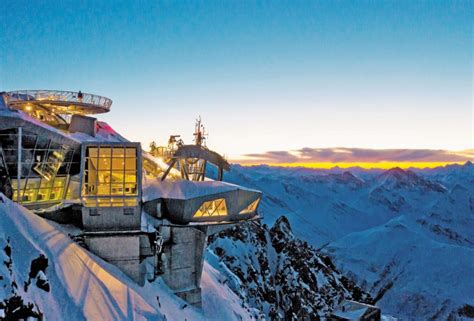 Impianto di risalita Skyway Monte Bianco con vista sulle Alpi