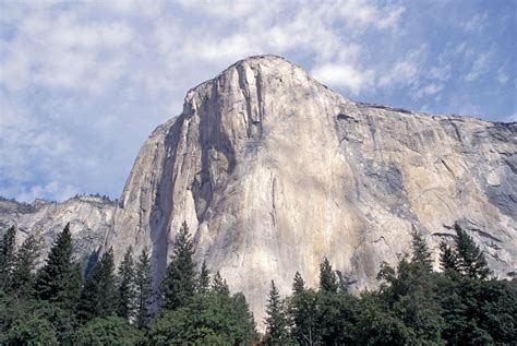 Dettaglio di una stretta cengia o fessura sulla parete di El Capitan