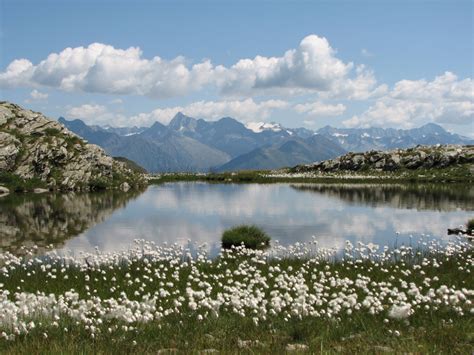 Vista del sito Natura 2000 del Thabor con laghi alpini