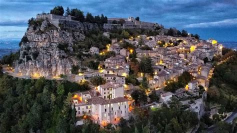 Vista panoramica dalla Fortezza di Civitella del Tronto verso il mare Adriatico