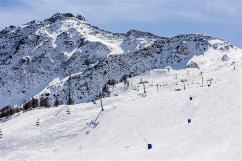 Vista dal Monte Bianco con comprensorio sciistico