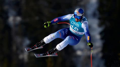 Dominik Paris festeggia una vittoria