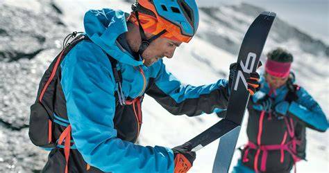 Primo piano di un set di pelli da scialpinismo Pomoca Tour Pro con dettagli sulla trama