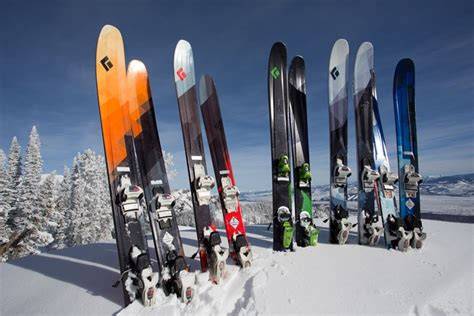 Schema comparativo di sci da sciata alpina, sci da freeride e sci da telemark