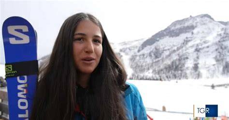 Matilde Lorenzi in azione con gli sci