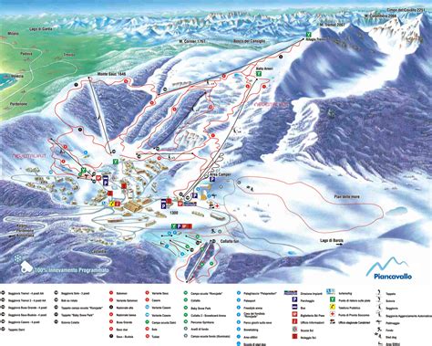 vista panoramica di Piancavallo con piste da sci e montagne innevate