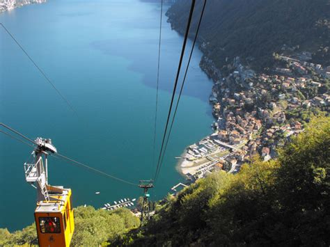 Immagine panoramica del Lago di Como con la funivia di Argegno-Pigra in primo piano.