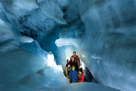 Ingresso alla Spannagelhöhle, grotta di marmo sul ghiacciaio di Hintertux