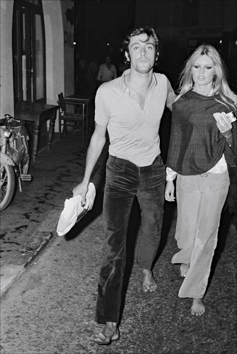 Collage di immagini d'epoca che ritraggono Gigi Rizzi con Brigitte Bardot e Nathalie Delon