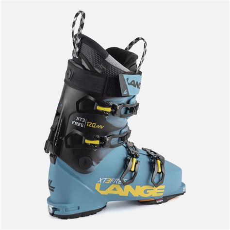 Immagine degli scarponi Lange XT3 Free in azione su un pendio innevato