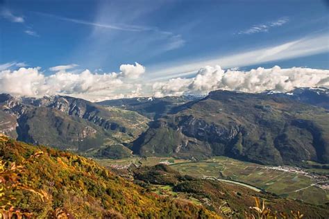 Panorama dalla Forcella Forada con vista sulle montagne circostanti