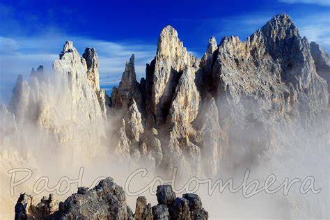 Panorama mozzafiato delle Dolomiti con il Latemar e il Catinaccio che circondano Obereggen