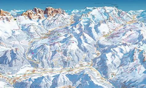 Panoramica delle piste da sci di Pontedilegno-Tonale con montagne innevate sullo sfondo