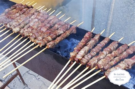 Piatto di arrosticini abruzzesi