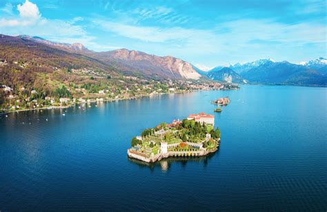 Vista panoramica a 360 gradi dal bar, che include il Lago Maggiore e le montagne
