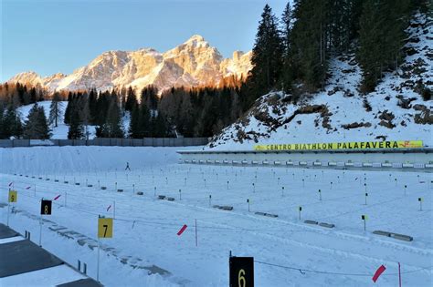 Schema di un poligono di biathlon con le distanze e i diametri dei bersagli.