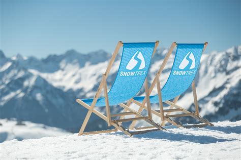 Infografica con l'equipaggiamento essenziale per una vacanza sulla neve