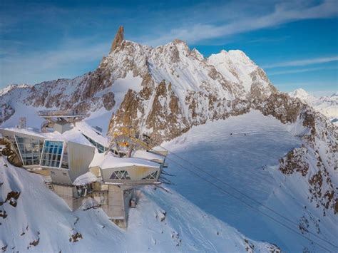 Cristalli esposti presso la stazione di Punta Helbronner