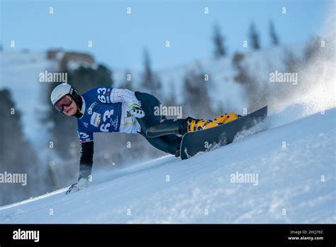 Shaun White durante una competizione di snowboard