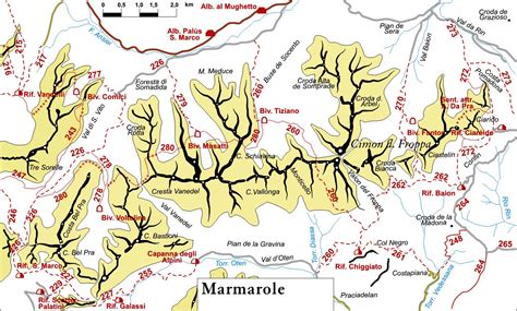 Mappa topografica delle Marmarole con indicazione degli itinerari