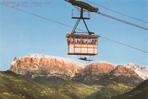 Foto d'epoca della Funivia del Colle e immagini attuali che mostrano l'accessibilità della stazione