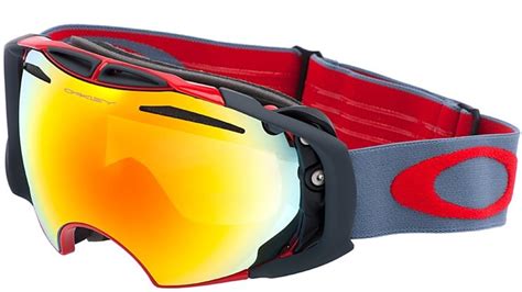 Schema di una maschera da snowboard OTG che mostra i canali per le aste degli occhiali e lo spazio interno maggiorato.