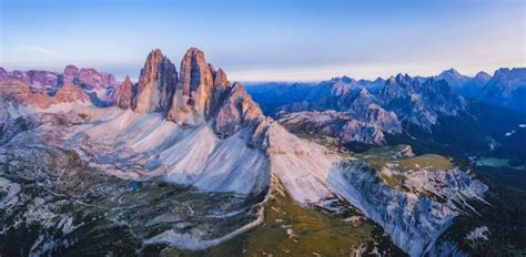 Vista panoramica delle Tre Cime di Lavaredo dalle piste di Padola