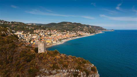 Vista panoramica da uno dei trail sopra Finale Ligure