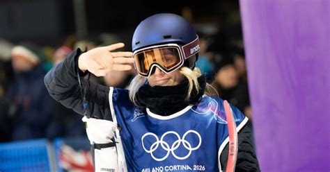 Anna Gasser durante una spettacolare esibizione di Big Air