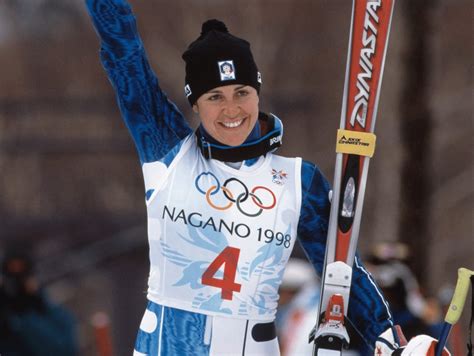 Foto della campionessa Deborah Compagnoni durante un evento sciistico